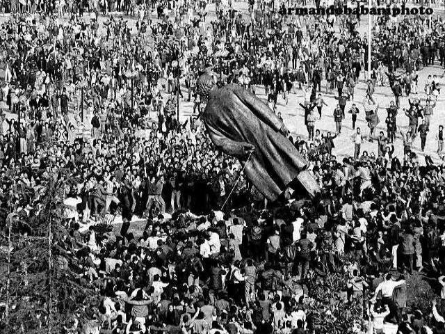 Caduta Della Statua Di Enver Hoxha