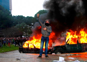 Foto della manifestazione del 21 gennaio 2011 in Albania